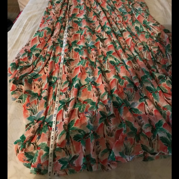 Beautiful long flowing  tropical dress forever 21 - Picture 10 of 10